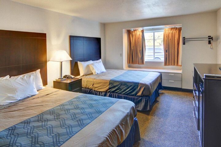 Room 12 of 18