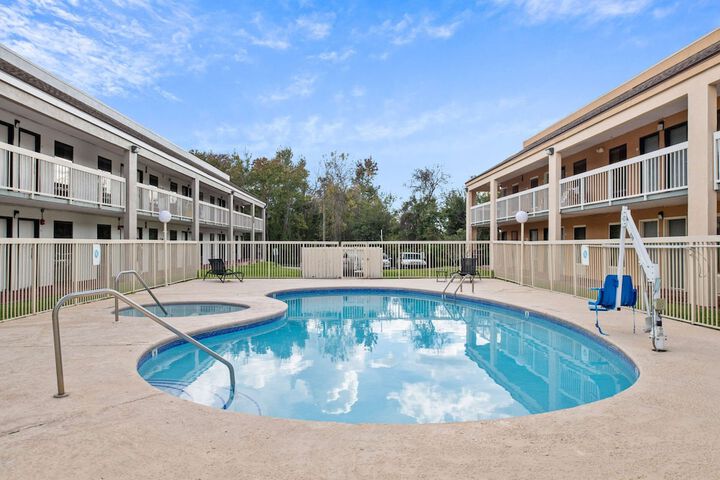 Pool 4 of 25