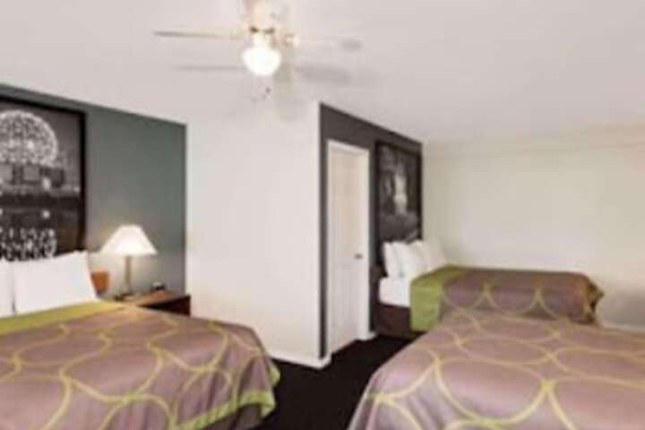 Room 16 of 24