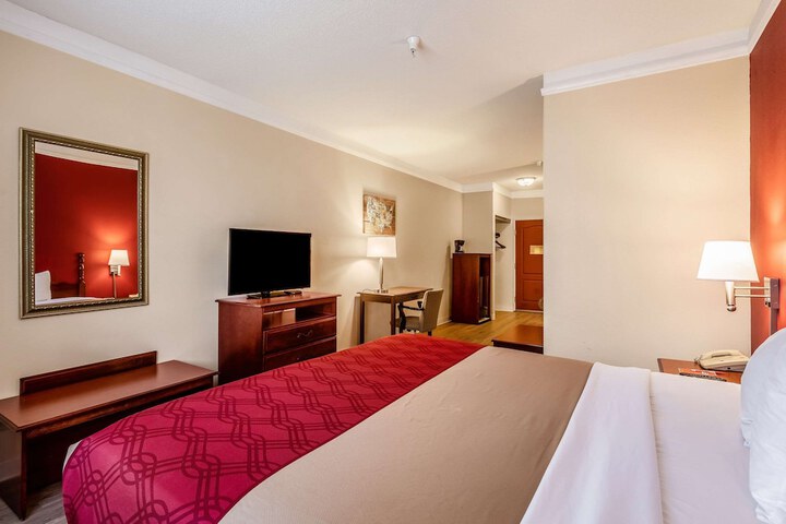 Room 10 of 23