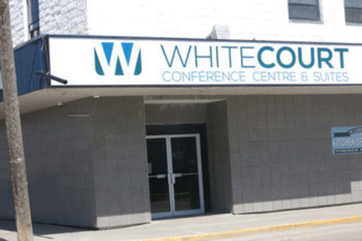 Travelodge by Wyndham Conference Centre & Suites Whitecourt