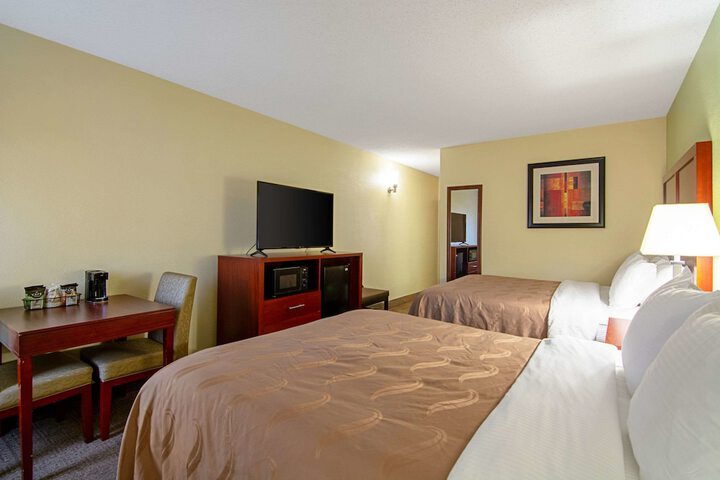 Room 33 of 41