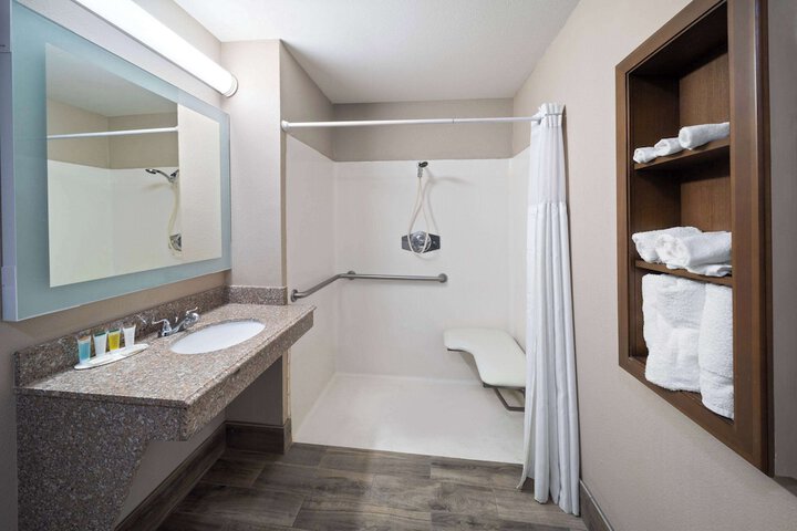 Super 8 by Wyndham Lubbock West