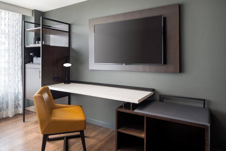 Room 30 of 74