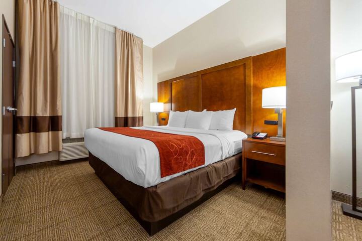 Room 27 of 40