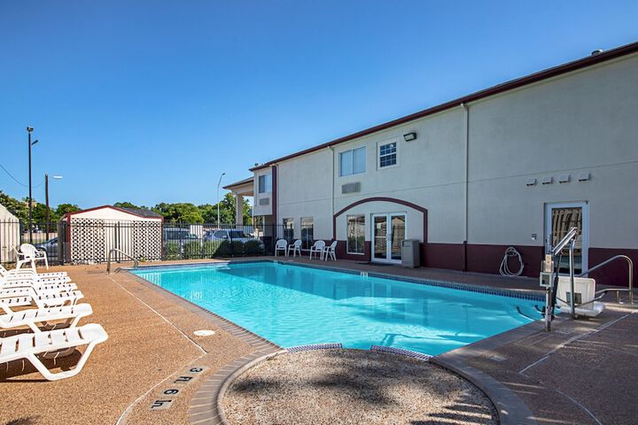 Pool 7 of 34