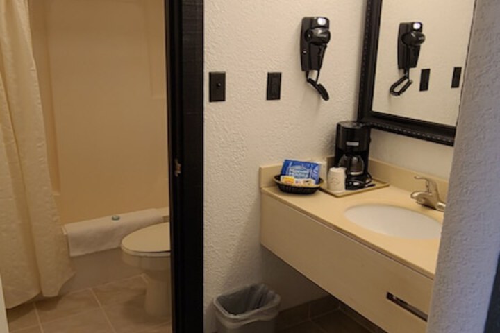 Room 15 of 54