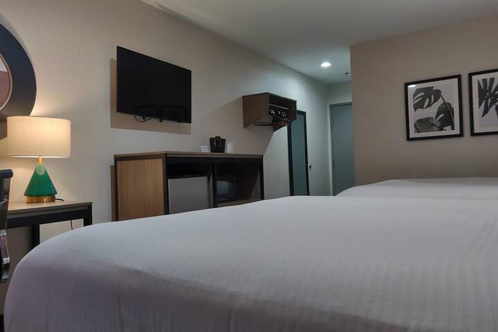 Room 13 of 25