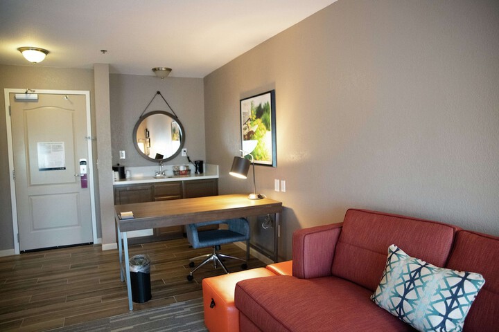 Room 10 of 29