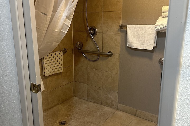 Room 14 of 38