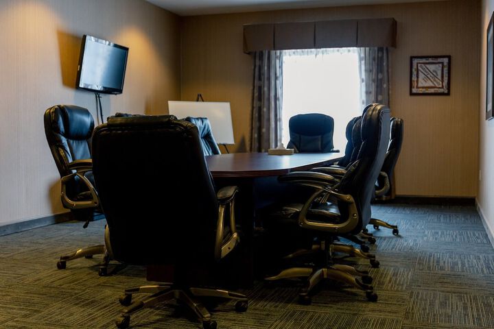 Holiday Inn Express Hotel & Suites Sidney by IHG