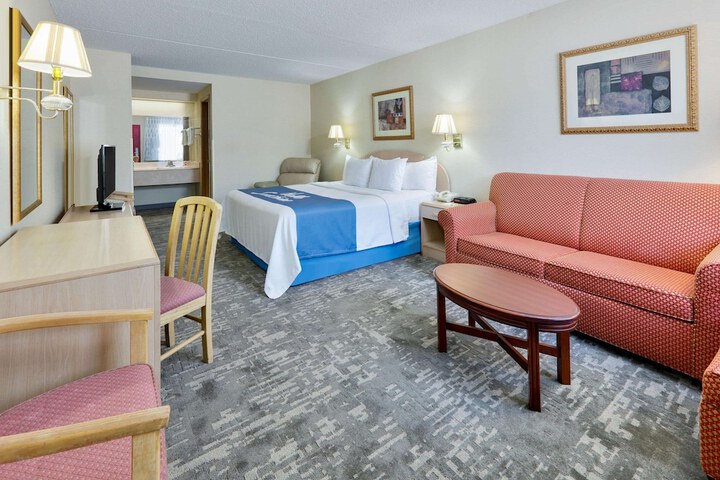 Room 9 of 14