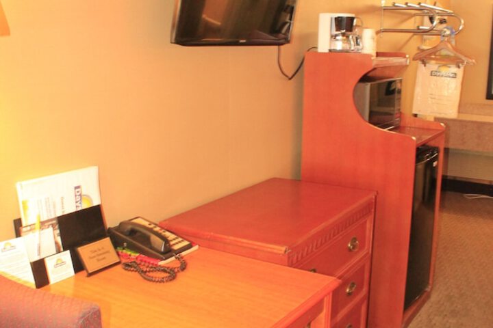 Room 9 of 19