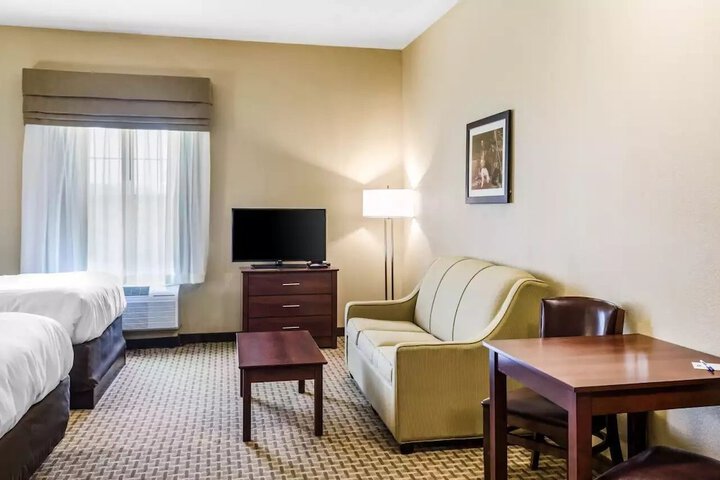MainStay Suites Hackberry Sportsmans Lodge