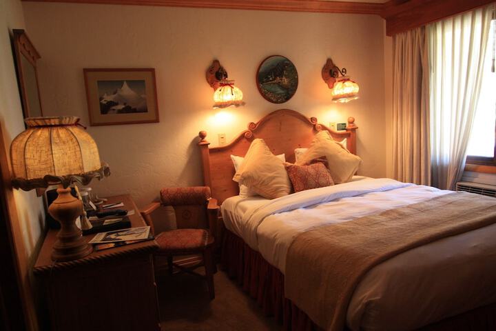 Room 13 of 46