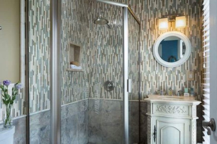 Room 23 of 158