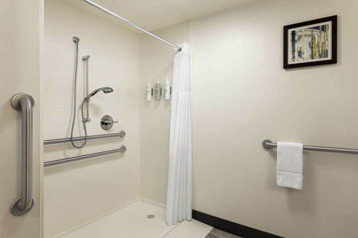 Room 11 of 29