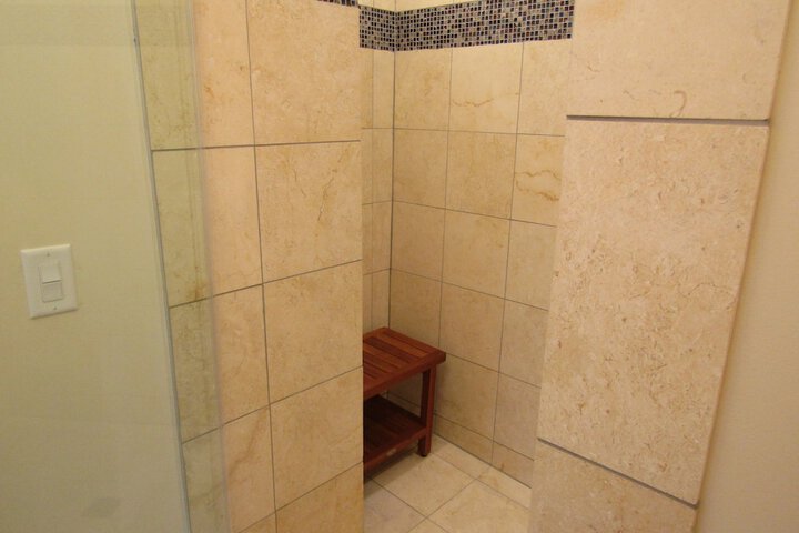 Room 8 of 32