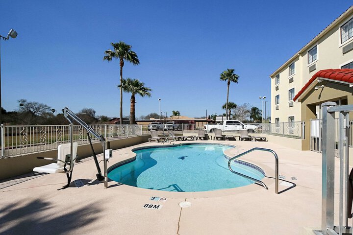 Quality Inn Kingsville Hwy 77