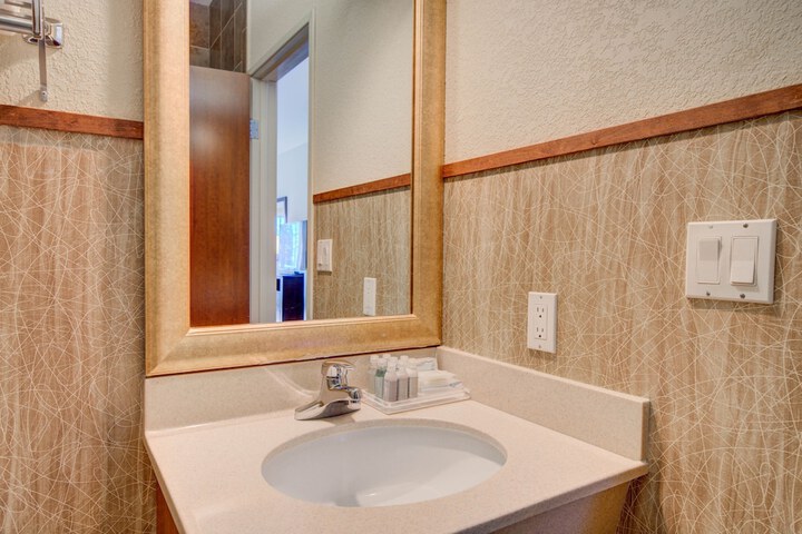 Holiday Inn West Yellowstone by IHG.