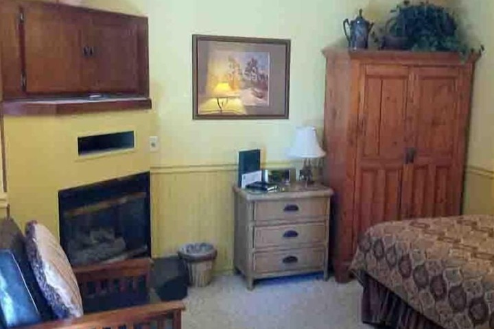 Room 40 of 150