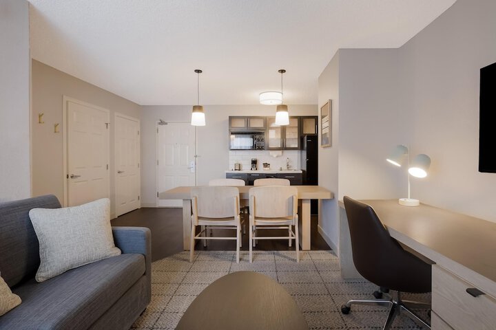 Sonesta Simply Suites Boston Burlington
