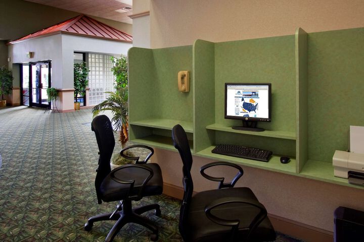 Business Center 21 of 22