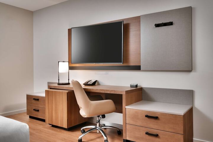 Room 25 of 33