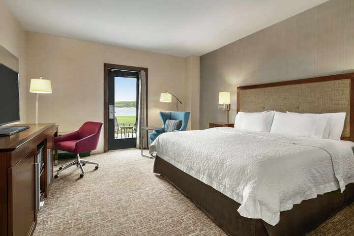 Room 42 of 59