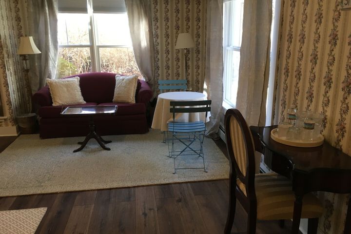 Brook Farm Inn