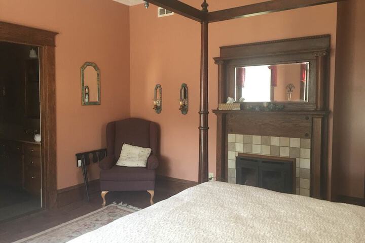 THE OLD COE HOUSE