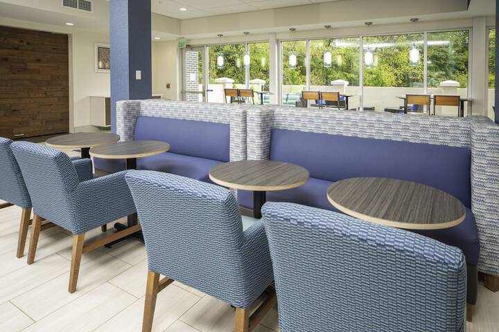 Holiday Inn Express & Suites Rock Hill by IHG