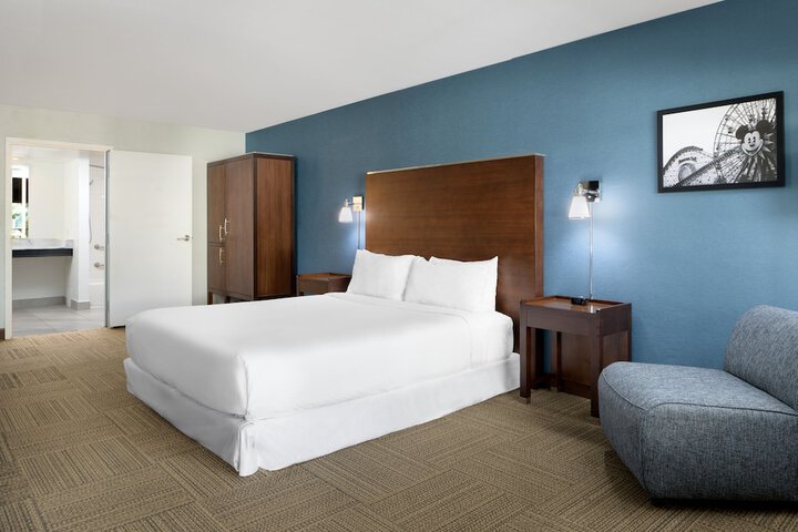 Room 27 of 47