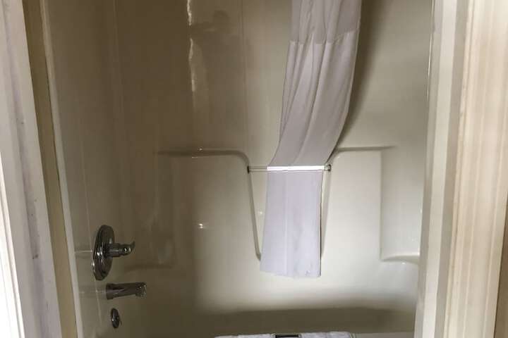 Room 18 of 28