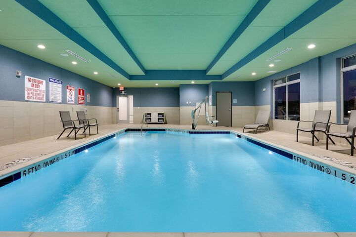 Holiday Inn Express & Suites Plano - The Colony by IHG