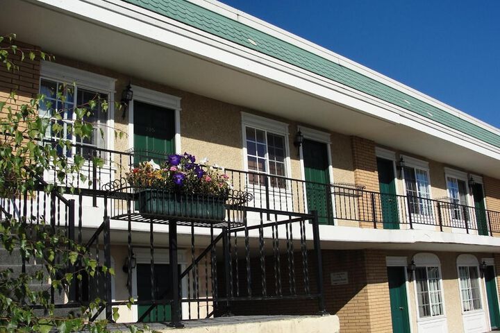 Hotel 4 of 34