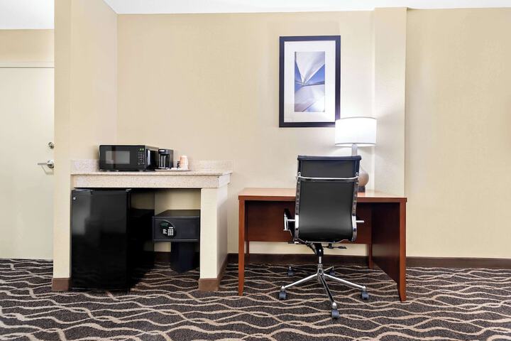 Room 18 of 36