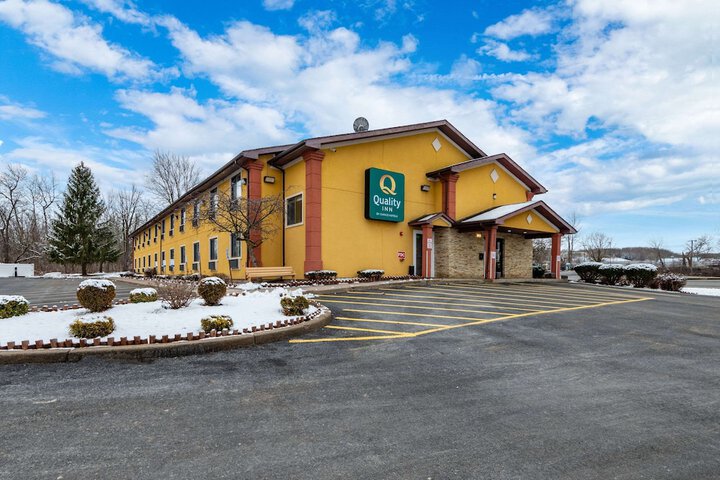Hotel 7 of 50