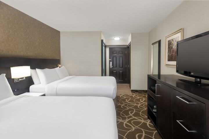 Crowne Plaza Kitchener-Waterloo by IHG