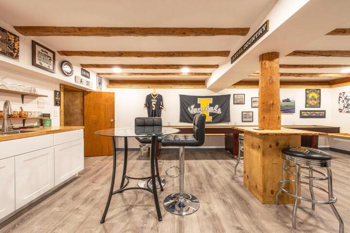 Rowland Log Cabin