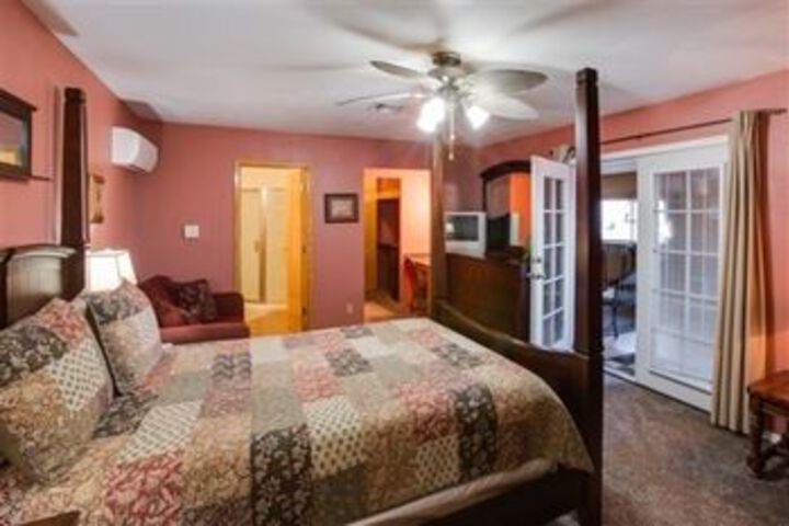 Dream Manor Inn