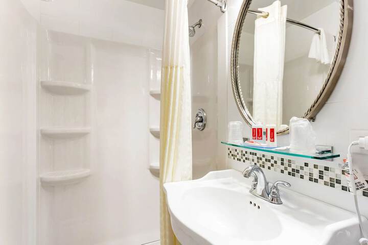 Econo Lodge Hicksville - Long Island