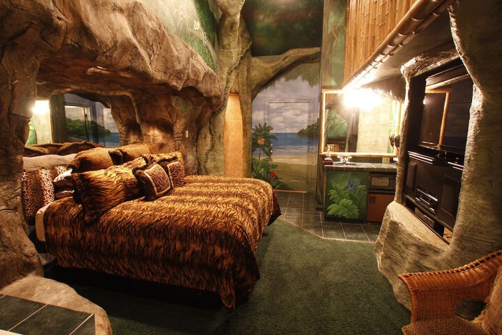 Room 12 of 62