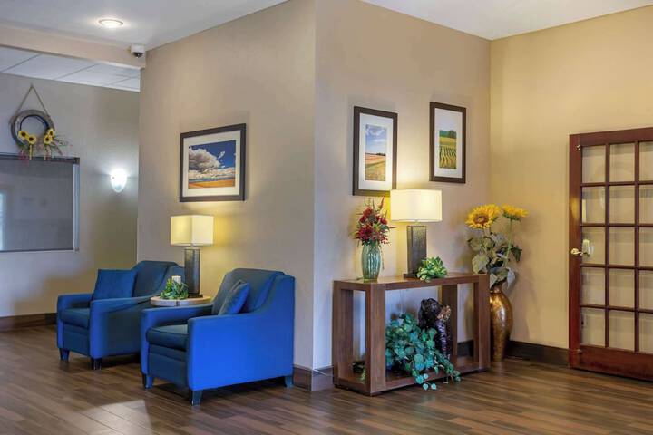 Comfort Inn & Suites Pittsburg KS