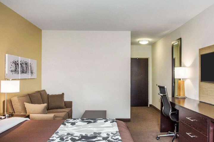 Room 17 of 27