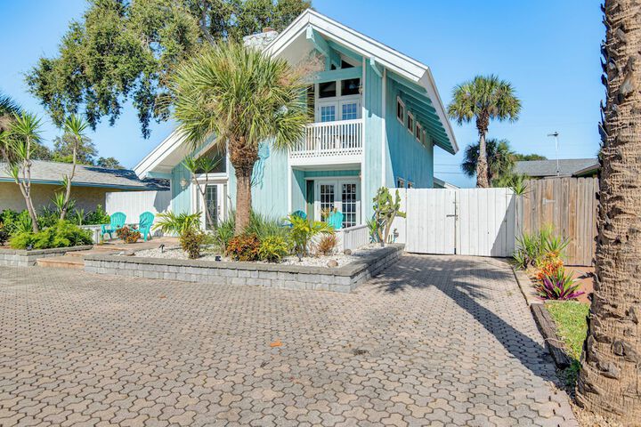 Cape Canaveral Cottage w / Pool - Walk to Beach!