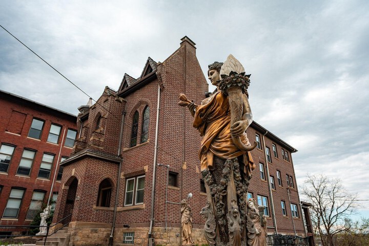Chateau Connellsville