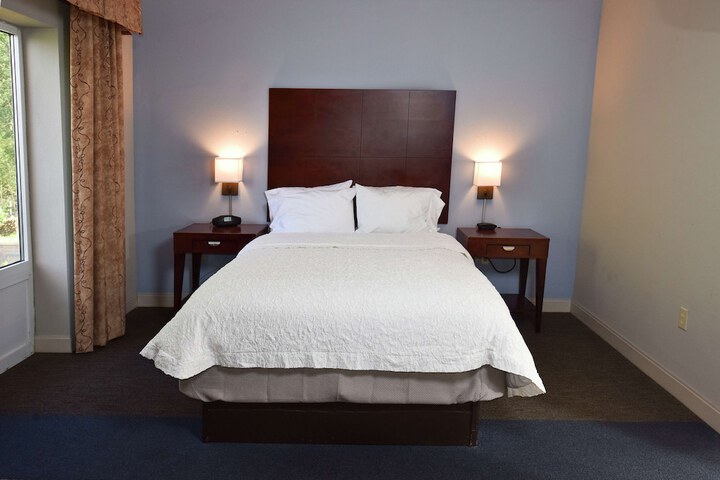 Room 6 of 26