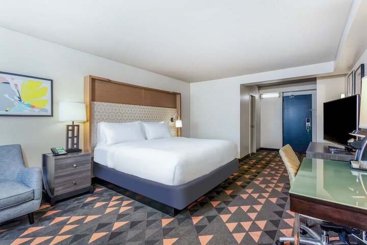 Room 52 of 100