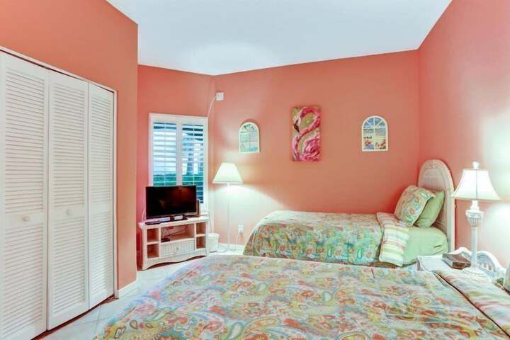 Room 17 of 33